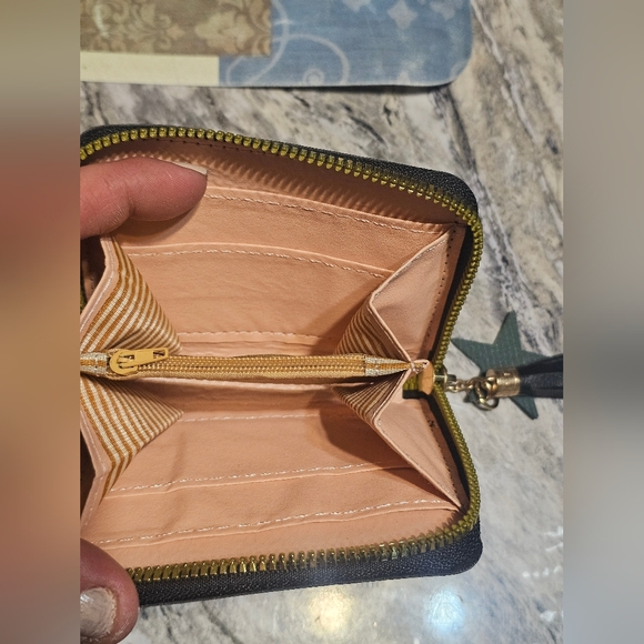 Small Heart Wallet - Picture 3 of 3